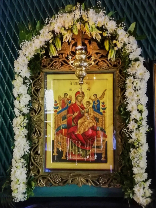 Чудотворна икона на Света Богородица Всецарица