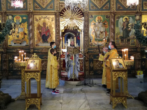 Отец Дончо изнася неделна проповед