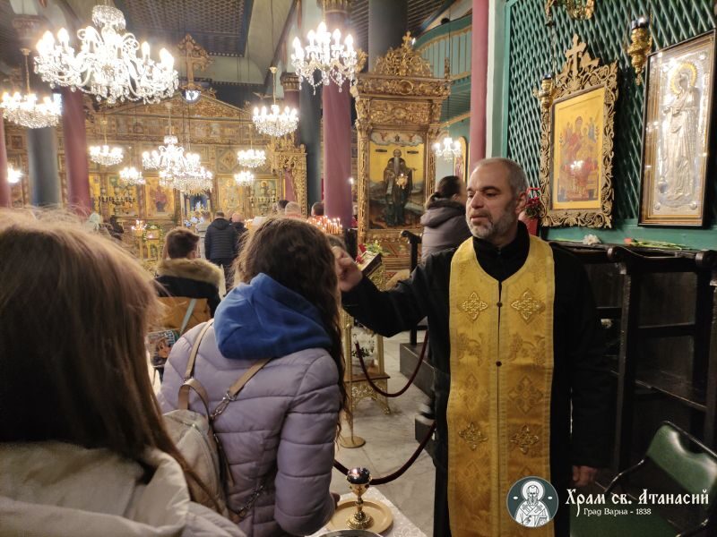 Цветница в църквата "Св. Атанасий" - Варна