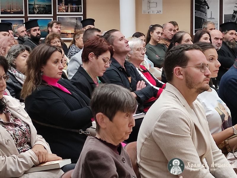 "Светлината на живота" - представяне на новата книга на отец Дончо Александров